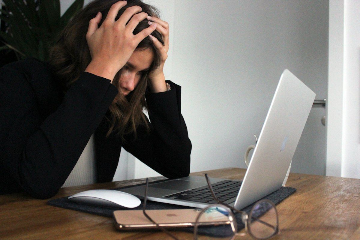 Estresse Crônico e Burnout: Sinais, Prevenção e Recuperação