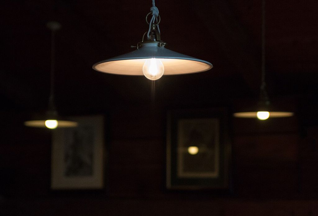 Luz Azul à Noite: Filtro de Tela e Óculos Realmente Melhoram o Sono?