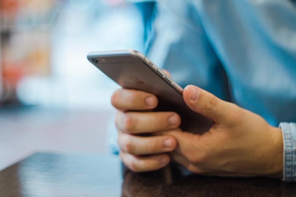 Vício em Celular: Sintomas, Consequências e Tratamento